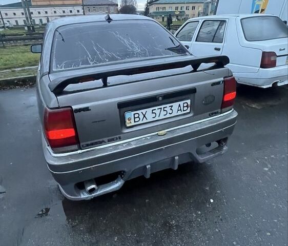 Сірий Опель Омега, об'ємом двигуна 2 л та пробігом 333 тис. км за 1450 $, фото 1 на Automoto.ua