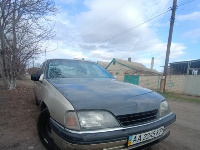 Серый Опель Омега, объемом двигателя 2 л и пробегом 1000 тыс. км за 724 $, фото 1 на Automoto.ua