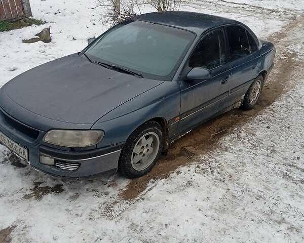 Серый Опель Омега, объемом двигателя 2 л и пробегом 200 тыс. км за 1400 $, фото 1 на Automoto.ua