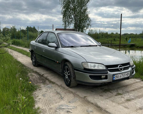 Сірий Опель Омега, об'ємом двигуна 2 л та пробігом 180 тис. км за 1400 $, фото 1 на Automoto.ua