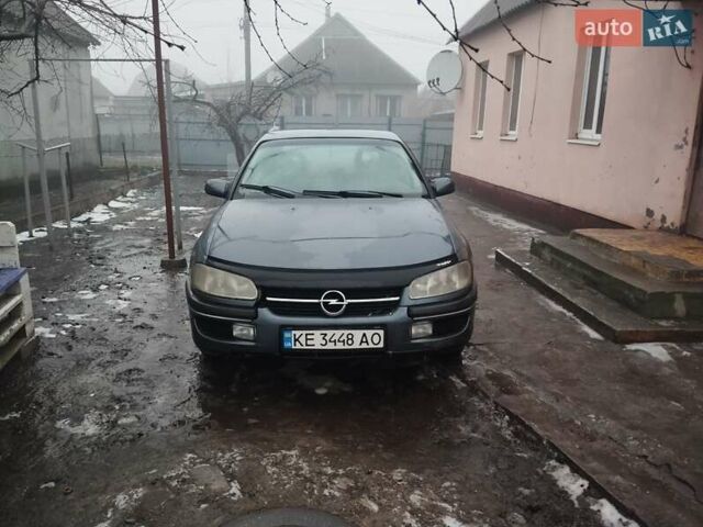 Серый Опель Омега, объемом двигателя 2 л и пробегом 328 тыс. км за 2450 $, фото 1 на Automoto.ua