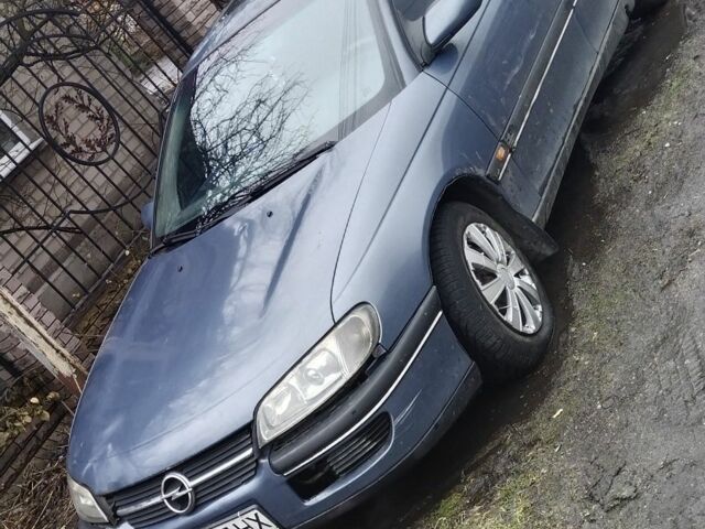 Серый Опель Омега, объемом двигателя 2 л и пробегом 300 тыс. км за 511 $, фото 1 на Automoto.ua