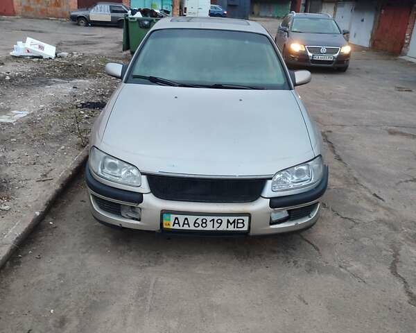 Серый Опель Омега, объемом двигателя 2 л и пробегом 700 тыс. км за 1200 $, фото 1 на Automoto.ua