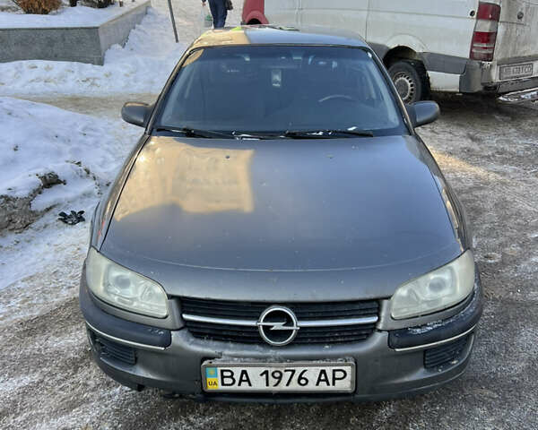 Серый Опель Омега, объемом двигателя 2 л и пробегом 357 тыс. км за 1600 $, фото 1 на Automoto.ua