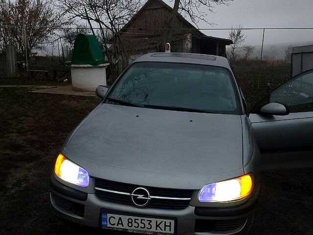 Серый Опель Омега, объемом двигателя 2.5 л и пробегом 350 тыс. км за 1500 $, фото 1 на Automoto.ua