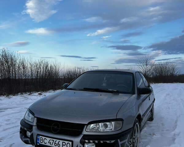 Сірий Опель Омега, об'ємом двигуна 2.5 л та пробігом 300 тис. км за 2500 $, фото 1 на Automoto.ua