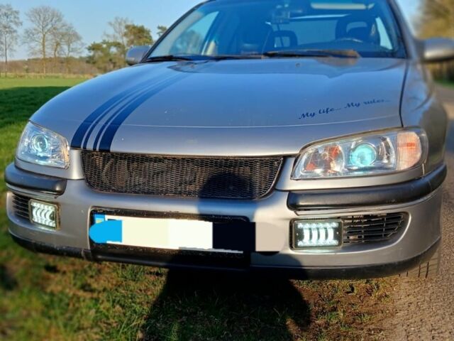Сірий Опель Омега, об'ємом двигуна 2 л та пробігом 390 тис. км за 2255 $, фото 1 на Automoto.ua