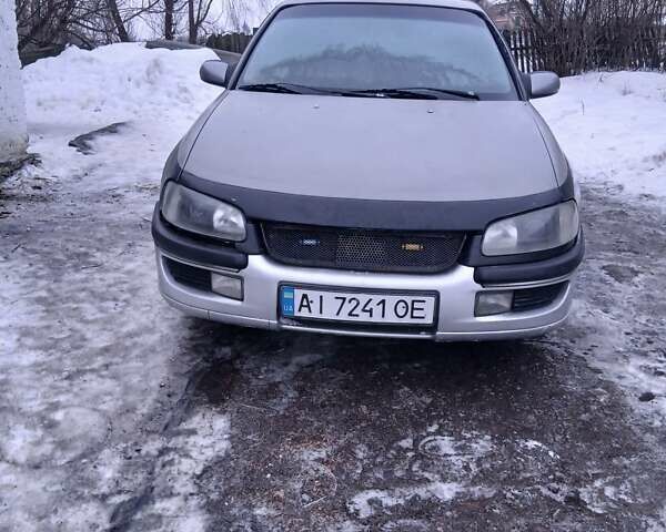 Сірий Опель Омега, об'ємом двигуна 2 л та пробігом 100 тис. км за 1250 $, фото 1 на Automoto.ua