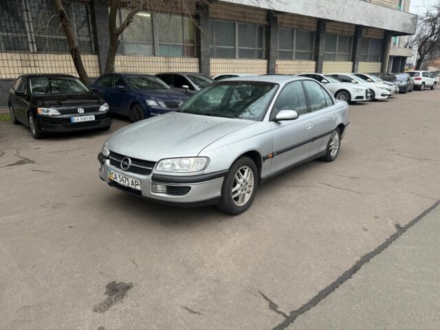 Серый Опель Омега, объемом двигателя 2 л и пробегом 278 тыс. км за 2400 $, фото 1 на Automoto.ua