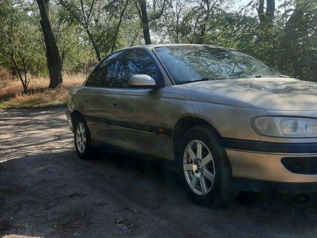 Серый Опель Омега, объемом двигателя 2 л и пробегом 270 тыс. км за 3300 $, фото 1 на Automoto.ua