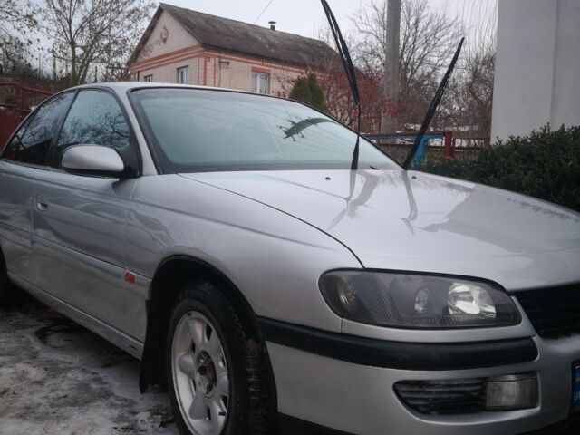 Серый Опель Омега, объемом двигателя 2 л и пробегом 300 тыс. км за 1369 $, фото 1 на Automoto.ua