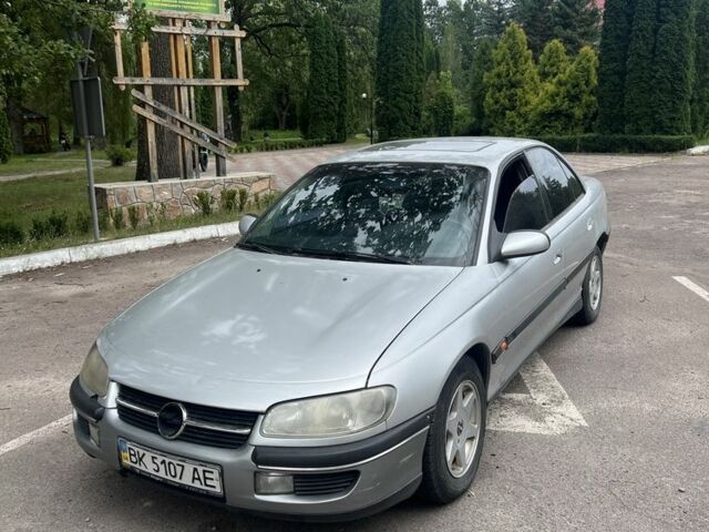 Серый Опель Омега, объемом двигателя 2 л и пробегом 350 тыс. км за 2200 $, фото 1 на Automoto.ua