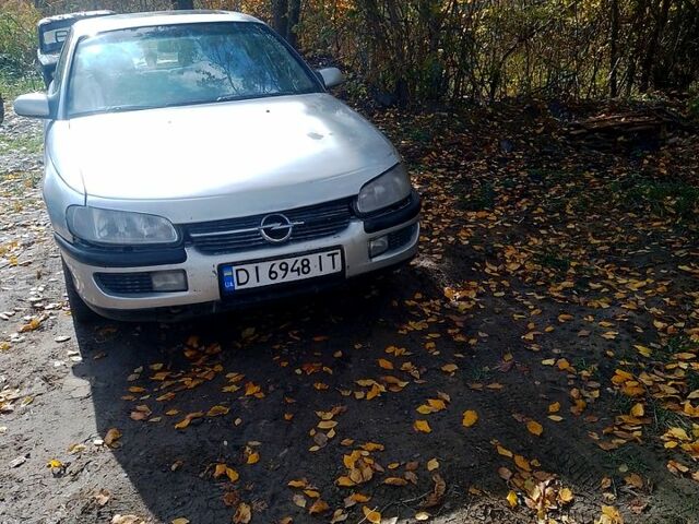 Серый Опель Омега, объемом двигателя 2 л и пробегом 300 тыс. км за 2000 $, фото 1 на Automoto.ua