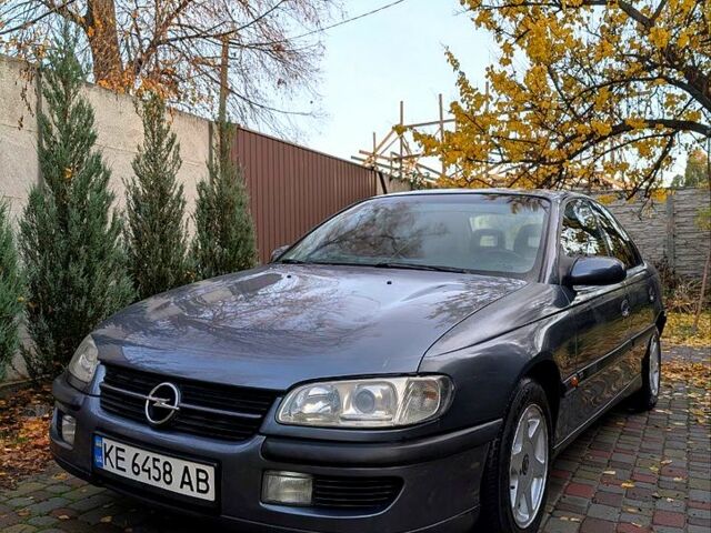 Серый Опель Омега, объемом двигателя 2 л и пробегом 340 тыс. км за 2600 $, фото 1 на Automoto.ua