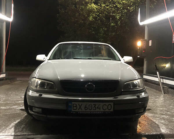 Сірий Опель Омега, об'ємом двигуна 2 л та пробігом 300 тис. км за 2000 $, фото 1 на Automoto.ua