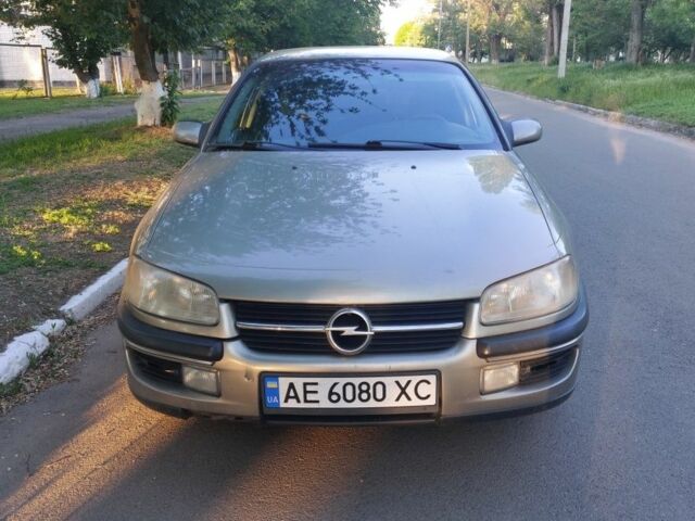 Сірий Опель Омега, об'ємом двигуна 2 л та пробігом 376 тис. км за 2600 $, фото 1 на Automoto.ua
