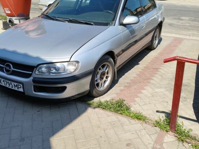 Серый Опель Омега, объемом двигателя 2 л и пробегом 279 тыс. км за 1500 $, фото 1 на Automoto.ua