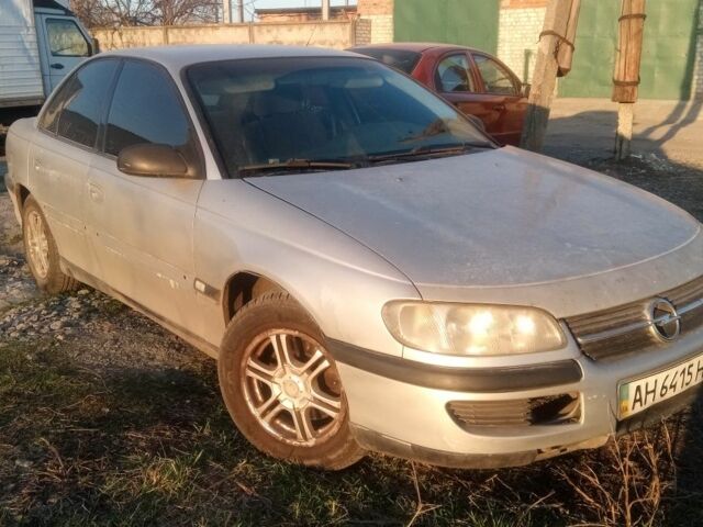 Сірий Опель Омега, об'ємом двигуна 2 л та пробігом 300 тис. км за 950 $, фото 1 на Automoto.ua