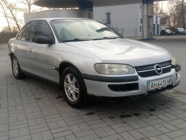 Серый Опель Омега, объемом двигателя 2 л и пробегом 300 тыс. км за 850 $, фото 1 на Automoto.ua