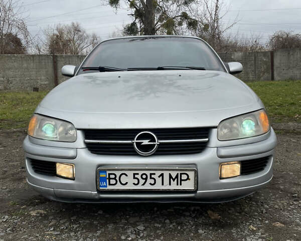 Серый Опель Омега, объемом двигателя 2 л и пробегом 473 тыс. км за 2500 $, фото 1 на Automoto.ua