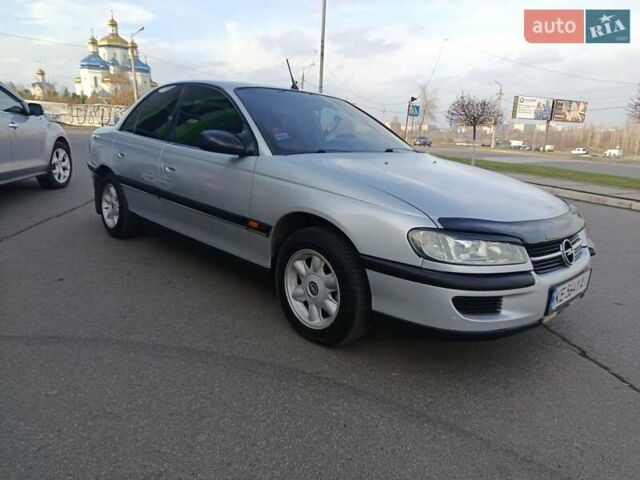 Серый Опель Омега, объемом двигателя 1.99 л и пробегом 300 тыс. км за 2650 $, фото 1 на Automoto.ua