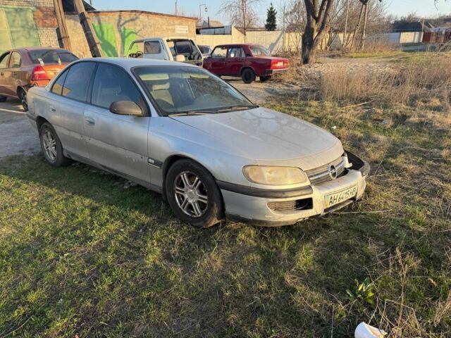 Серый Опель Омега, объемом двигателя 2 л и пробегом 300 тыс. км за 850 $, фото 1 на Automoto.ua