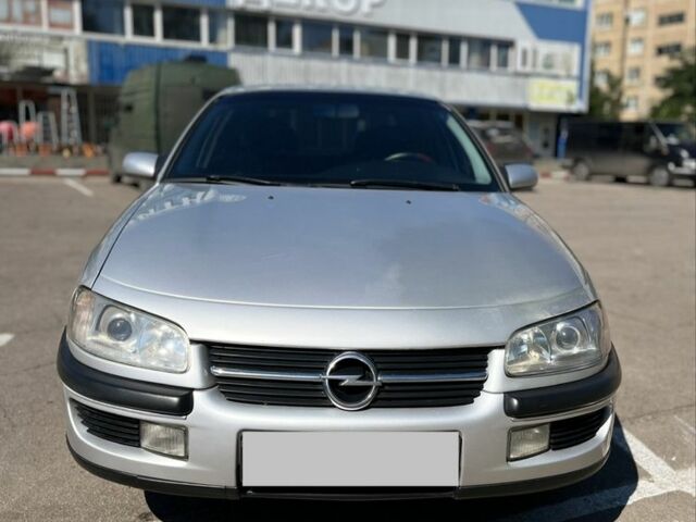 Сірий Опель Омега, об'ємом двигуна 2 л та пробігом 205 тис. км за 2150 $, фото 1 на Automoto.ua
