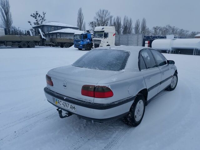 Серый Опель Омега, объемом двигателя 2 л и пробегом 250 тыс. км за 2200 $, фото 1 на Automoto.ua