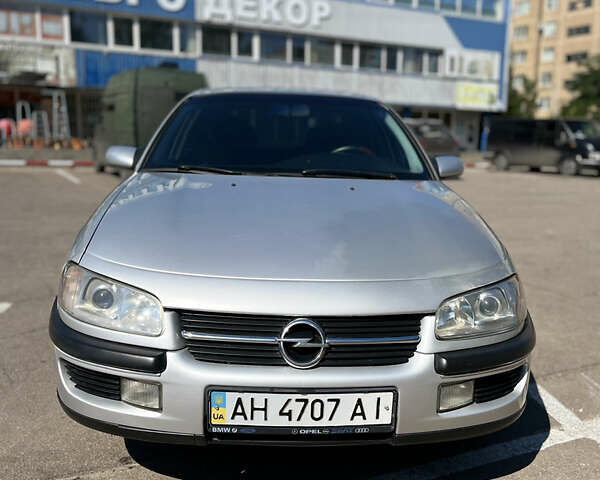 Сірий Опель Омега, об'ємом двигуна 2 л та пробігом 202 тис. км за 2600 $, фото 1 на Automoto.ua