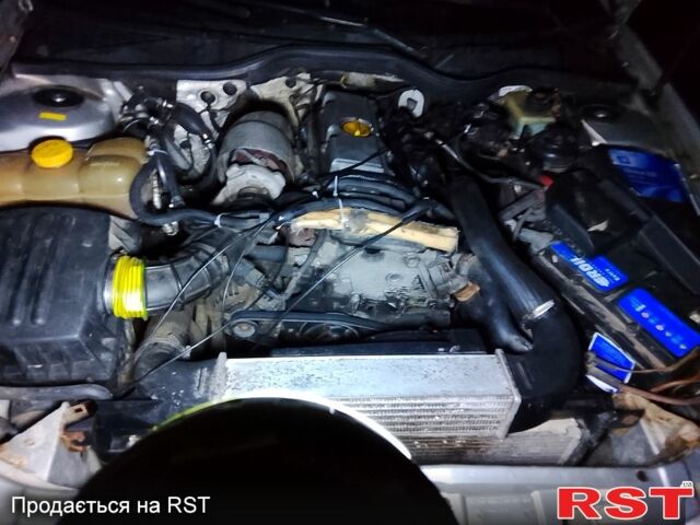 Сірий Опель Омега, об'ємом двигуна 2.2 л та пробігом 384 тис. км за 2000 $, фото 1 на Automoto.ua