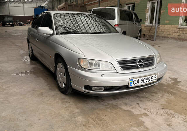 Серый Опель Омега, объемом двигателя 2.2 л и пробегом 311 тыс. км за 4999 $, фото 1 на Automoto.ua