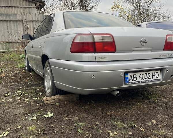Серый Опель Омега, объемом двигателя 2.2 л и пробегом 111 тыс. км за 2600 $, фото 1 на Automoto.ua