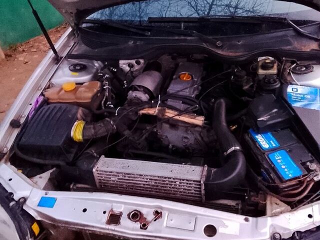 Серый Опель Омега, объемом двигателя 2.2 л и пробегом 386 тыс. км за 1800 $, фото 1 на Automoto.ua