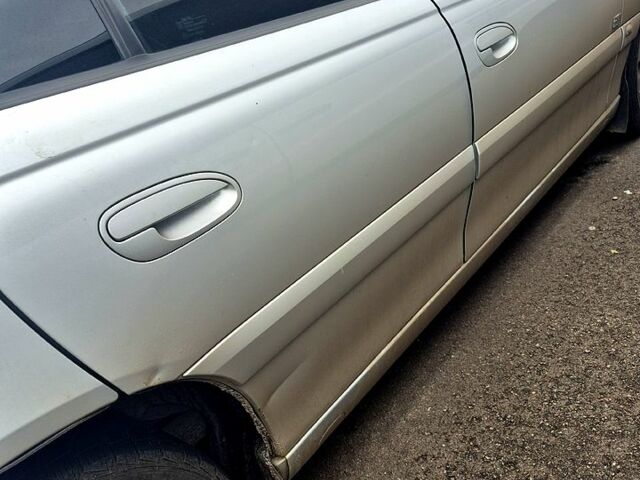 Сірий Опель Омега, об'ємом двигуна 3.2 л та пробігом 444 тис. км за 2500 $, фото 1 на Automoto.ua