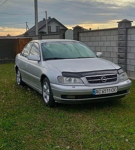Сірий Опель Омега, об'ємом двигуна 2.2 л та пробігом 300 тис. км за 3000 $, фото 1 на Automoto.ua