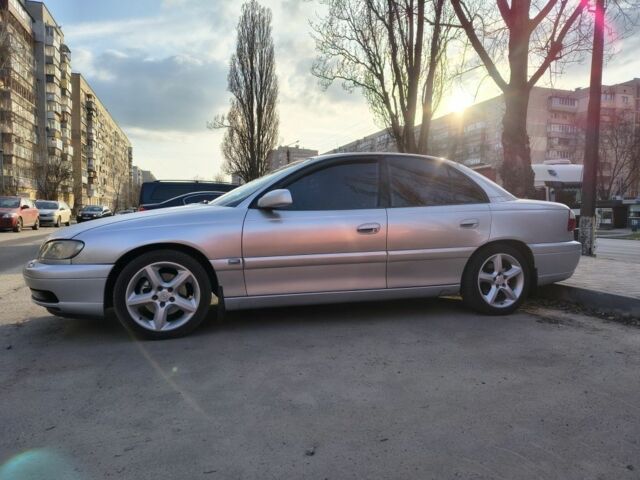 Сірий Опель Омега, об'ємом двигуна 2.2 л та пробігом 300 тис. км за 3600 $, фото 1 на Automoto.ua