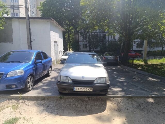 Сірий Опель Омега, об'ємом двигуна 2 л та пробігом 160 тис. км за 1300 $, фото 1 на Automoto.ua