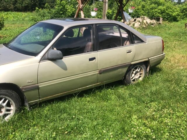 Серый Опель Омега, объемом двигателя 1.8 л и пробегом 500 тыс. км за 750 $, фото 1 на Automoto.ua