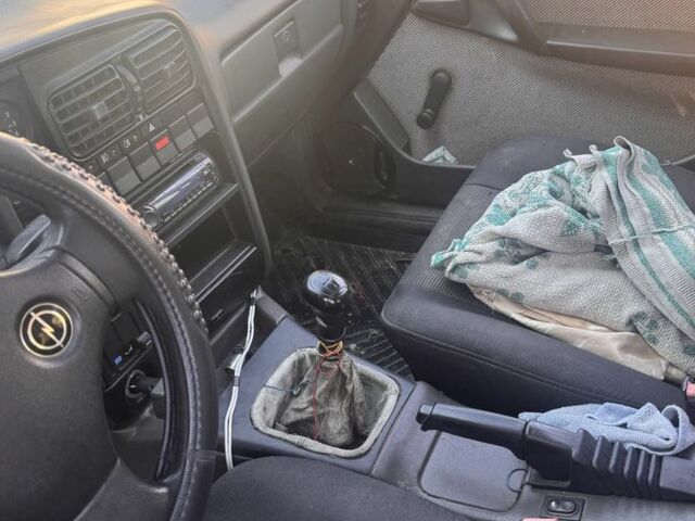 Сірий Опель Омега, об'ємом двигуна 2 л та пробігом 3 тис. км за 502 $, фото 1 на Automoto.ua