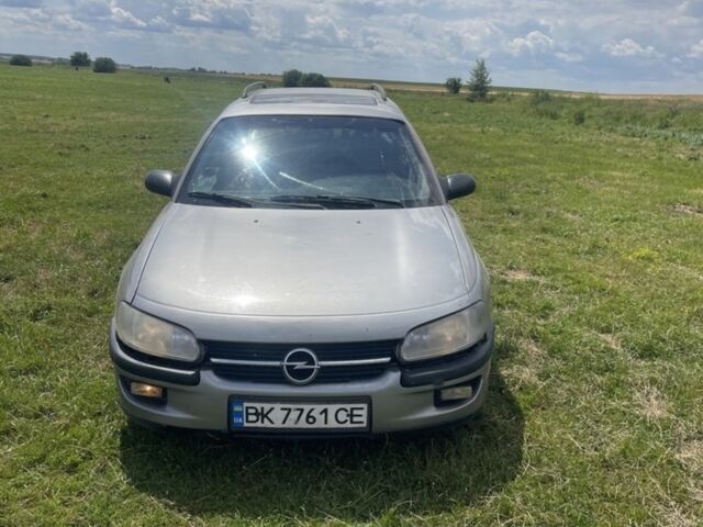Сірий Опель Омега, об'ємом двигуна 2 л та пробігом 250 тис. км за 1300 $, фото 1 на Automoto.ua