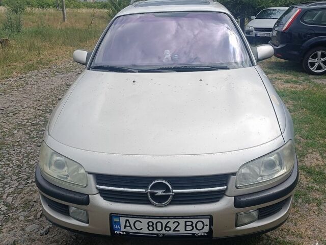 Сірий Опель Омега, об'ємом двигуна 2 л та пробігом 200 тис. км за 1600 $, фото 1 на Automoto.ua