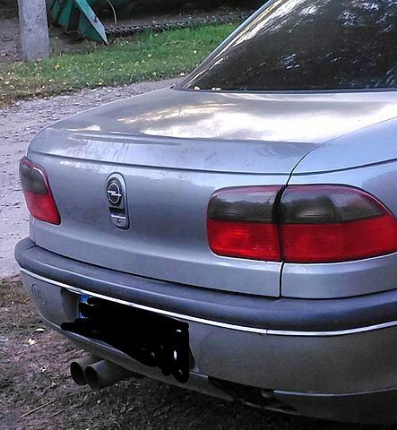 Сірий Опель Омега, об'ємом двигуна 2 л та пробігом 347 тис. км за 2600 $, фото 1 на Automoto.ua