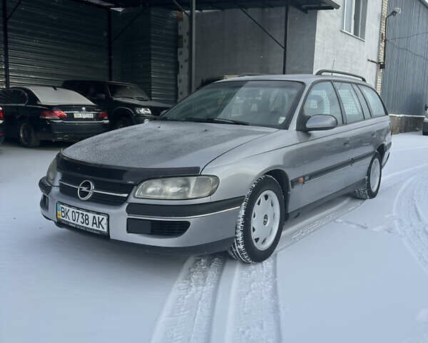 Серый Опель Омега, объемом двигателя 0 л и пробегом 315 тыс. км за 1850 $, фото 1 на Automoto.ua