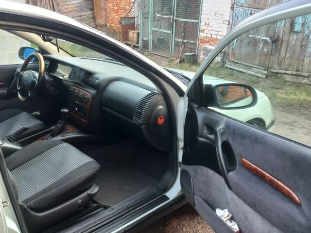 Серый Опель Омега, объемом двигателя 2.5 л и пробегом 300 тыс. км за 3700 $, фото 1 на Automoto.ua