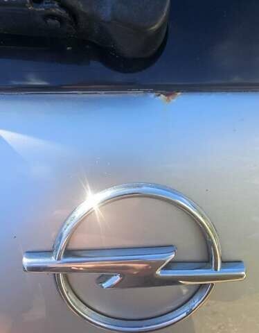 Серый Опель Омега, объемом двигателя 2.5 л и пробегом 330 тыс. км за 3500 $, фото 1 на Automoto.ua