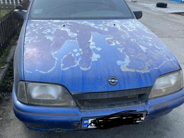 Синий Опель Омега, объемом двигателя 2 л и пробегом 300 тыс. км за 452 $, фото 1 на Automoto.ua