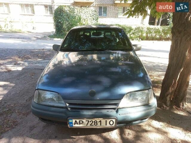 Синій Опель Омега, об'ємом двигуна 2 л та пробігом 150 тис. км за 934 $, фото 1 на Automoto.ua