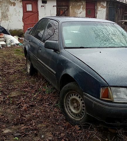 Синий Опель Омега, объемом двигателя 2 л и пробегом 0 тыс. км за 700 $, фото 1 на Automoto.ua