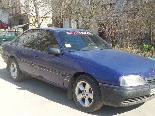 Синий Опель Омега, объемом двигателя 2 л и пробегом 69 тыс. км за 1600 $, фото 1 на Automoto.ua