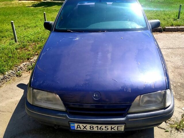 Синий Опель Омега, объемом двигателя 2 л и пробегом 350 тыс. км за 1300 $, фото 1 на Automoto.ua
